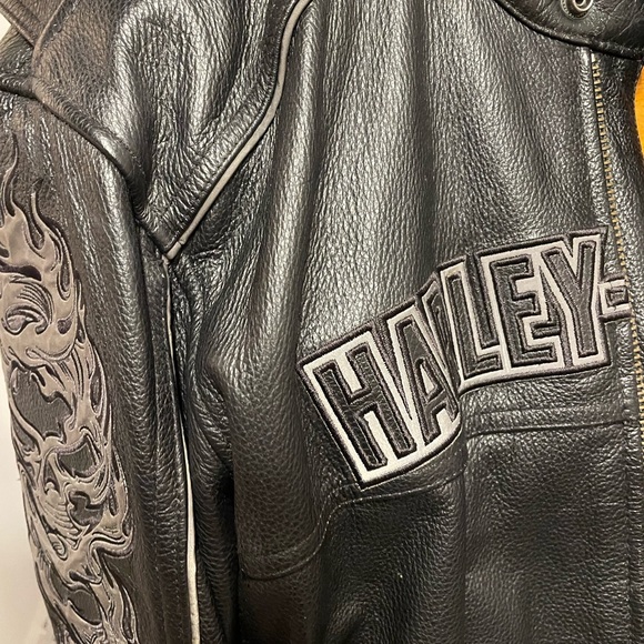 SOLD Harley Leather Jacket - Black - Picture 6 of 9